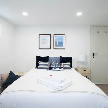 Appartement Airport - Std 1 - Ar Condicionado - Cave 25m2 269,10ft2 - Full Equipped - Ring Bell D Lisboa