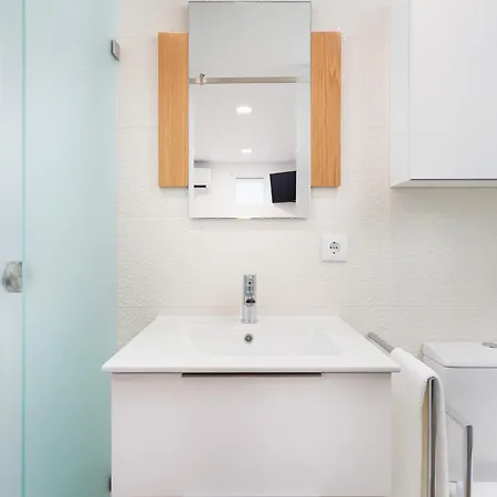 Airport - Std 1 - Ar Condicionado - Cave 25m2 269,10ft2 - Full Equipped - Ring Bell D Appartement