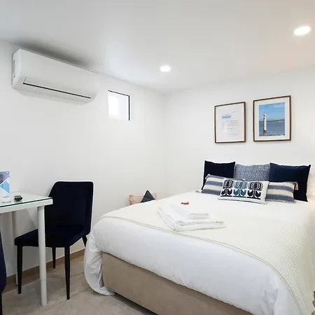 Airport - Std 1 - Ar Condicionado - Cave 25m2 269,10ft2 - Full Equipped - Ring Bell D Apartment