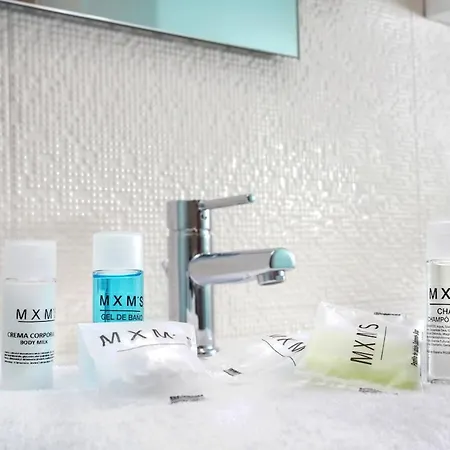 Airport - Std 1 - Ar Condicionado - Cave 25m2 269,10ft2 - Full Equipped - Ring Bell D Lejlighed