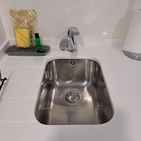 Lägenhet Airport - Std 1 - Ar Condicionado - Cave 25m2 269,10ft2 - Full Equipped - Ring Bell D