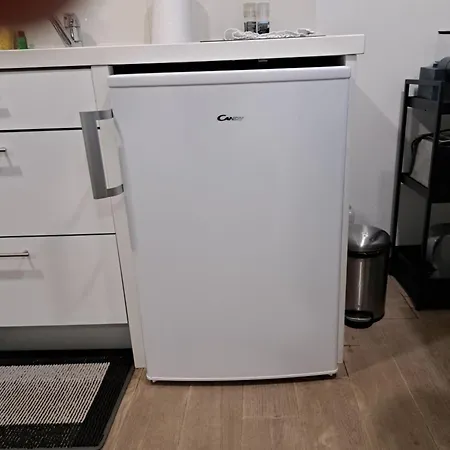 Airport - Std 1 - Ar Condicionado - Cave 25m2 269,10ft2 - Full Equipped - Ring Bell D * Lisbon