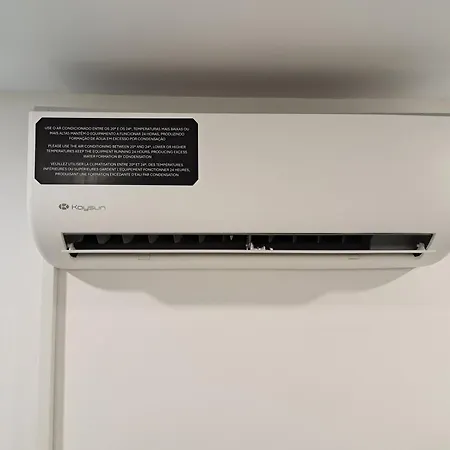 Airport - Std 1 - Ar Condicionado - Cave 25m2 269,10ft2 - Full Equipped - Ring Bell D Apartment *