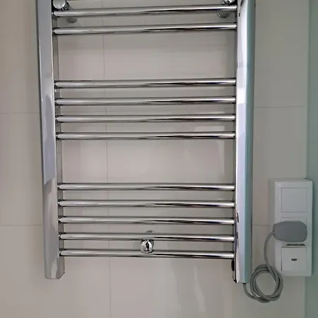 Airport - Std 1 - Ar Condicionado - Cave 25m2 269,10ft2 - Full Equipped - Ring Bell D *