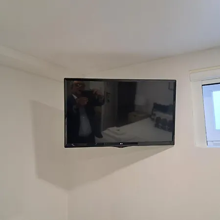 Airport - Std 1 - Ar Condicionado - Cave 25m2 269,10ft2 - Full Equipped - Ring Bell D Lejlighed