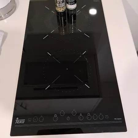 Apartment Airport - Std 1 - Ar Condicionado - Cave 25m2 269,10ft2 - Full Equipped - Ring Bell D *