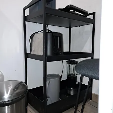 Apartment Airport - Std 1 - Ar Condicionado - Cave 25m2 269,10ft2 - Full Equipped - Ring Bell D *